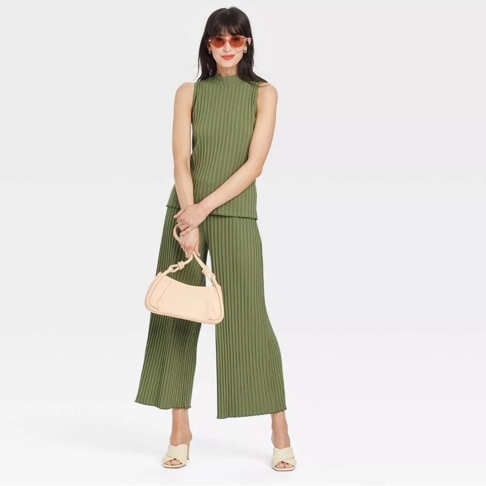 *SOLD* HI-RISE, WIDE, RIBBED PANTS & MOCK NECK SLEEVELESS TOP SET!